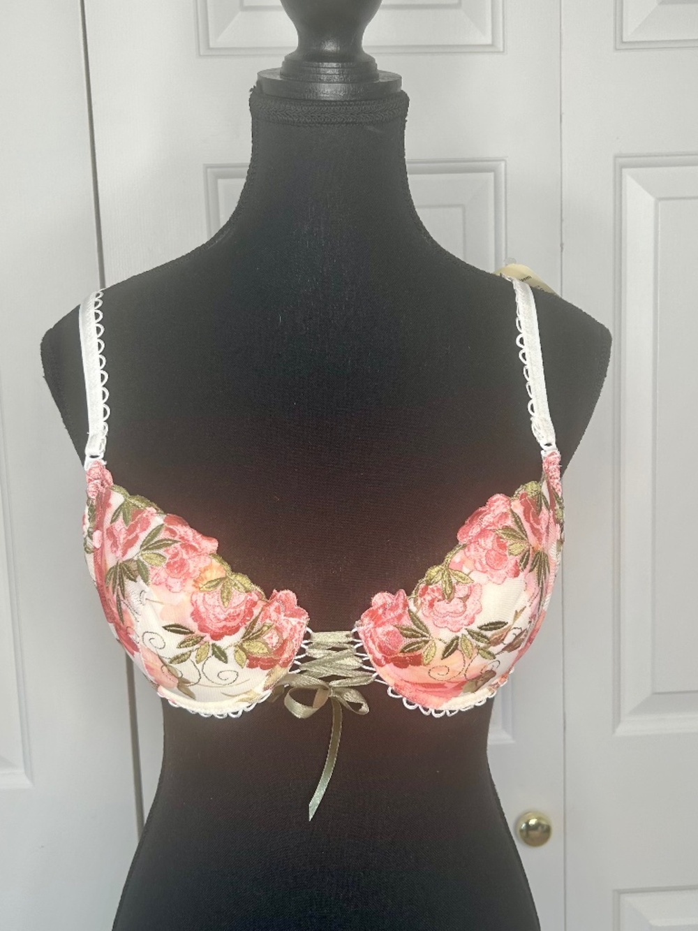 Konrad Lingerie Floral Padded Bra with Lace Up Detail 34C & Matching Thong L